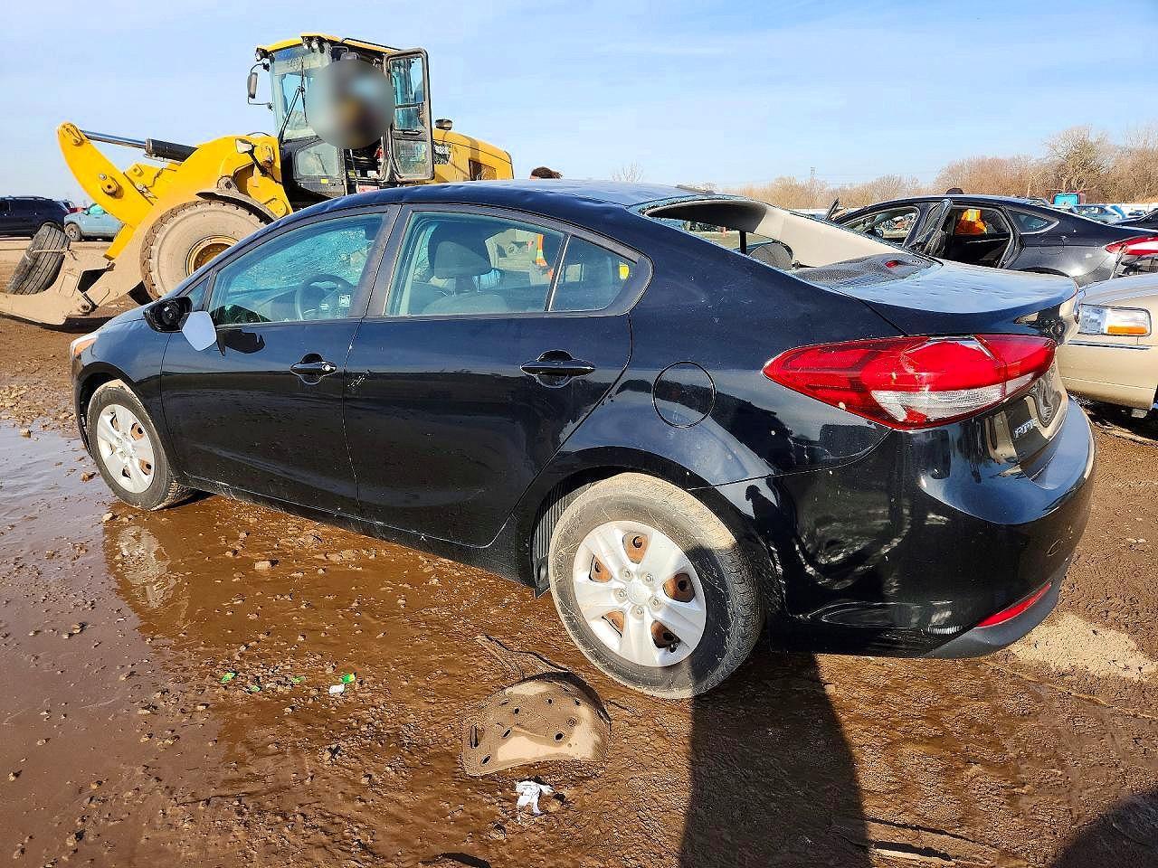 2017 KIA FORTE LX photo 2