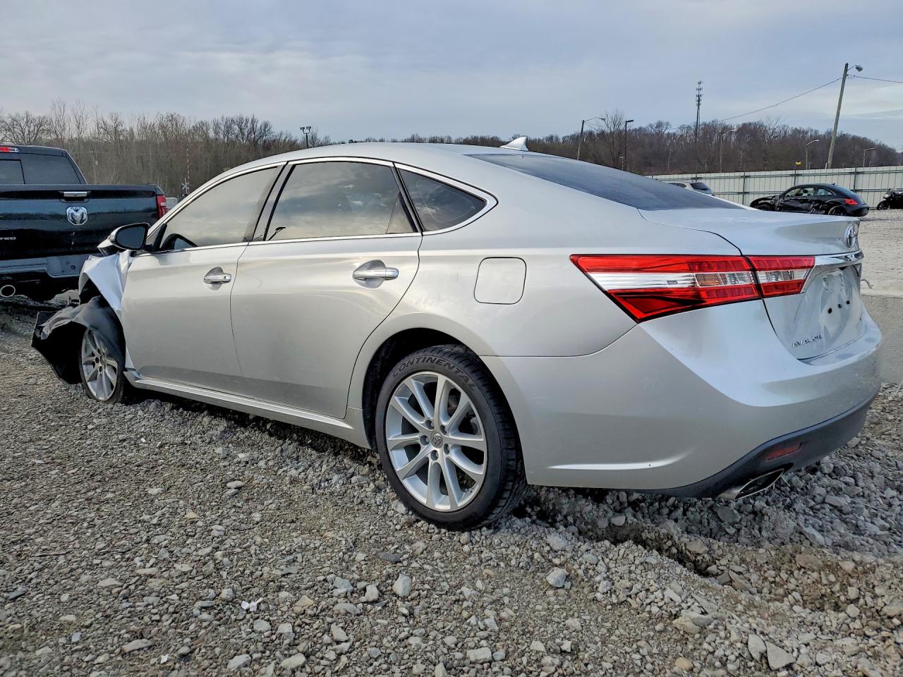 2013 TOYOTA AVALON LIMITED photo 2