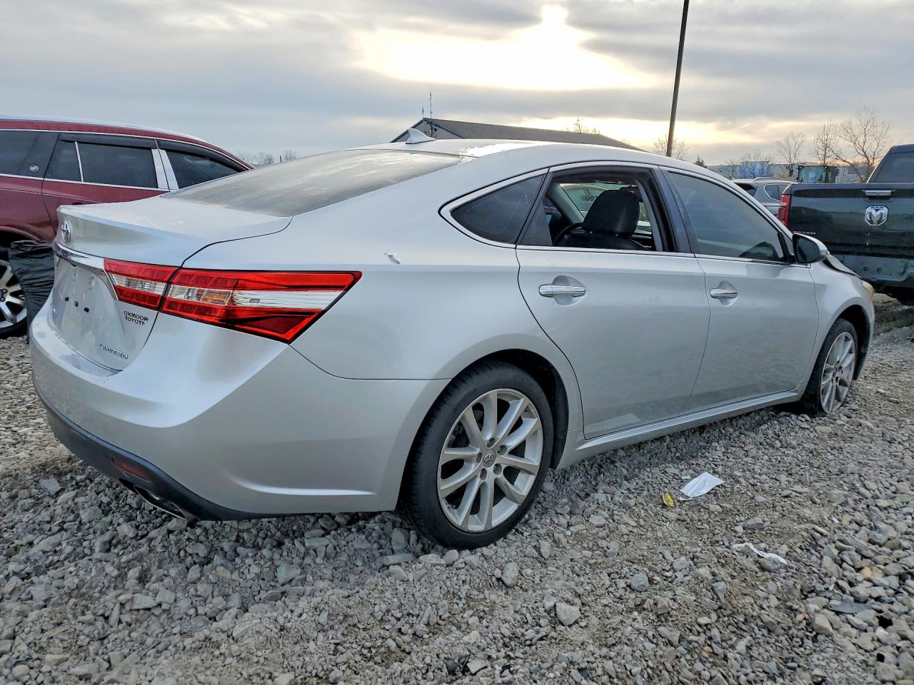 2013 TOYOTA AVALON LIMITED photo 3