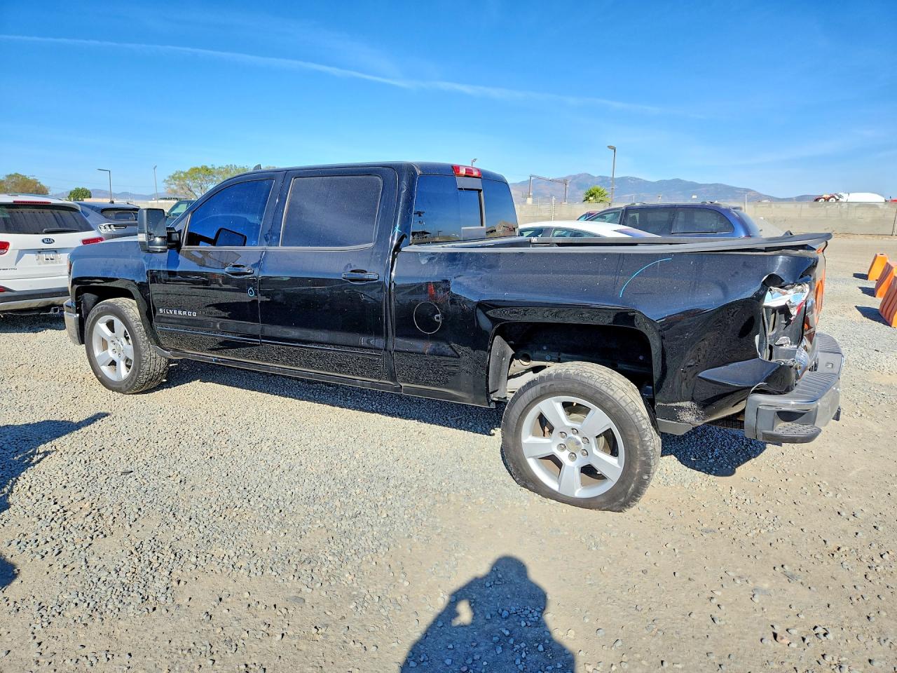 2015 CHEVROLET SILVERADO K1500 LT photo 2
