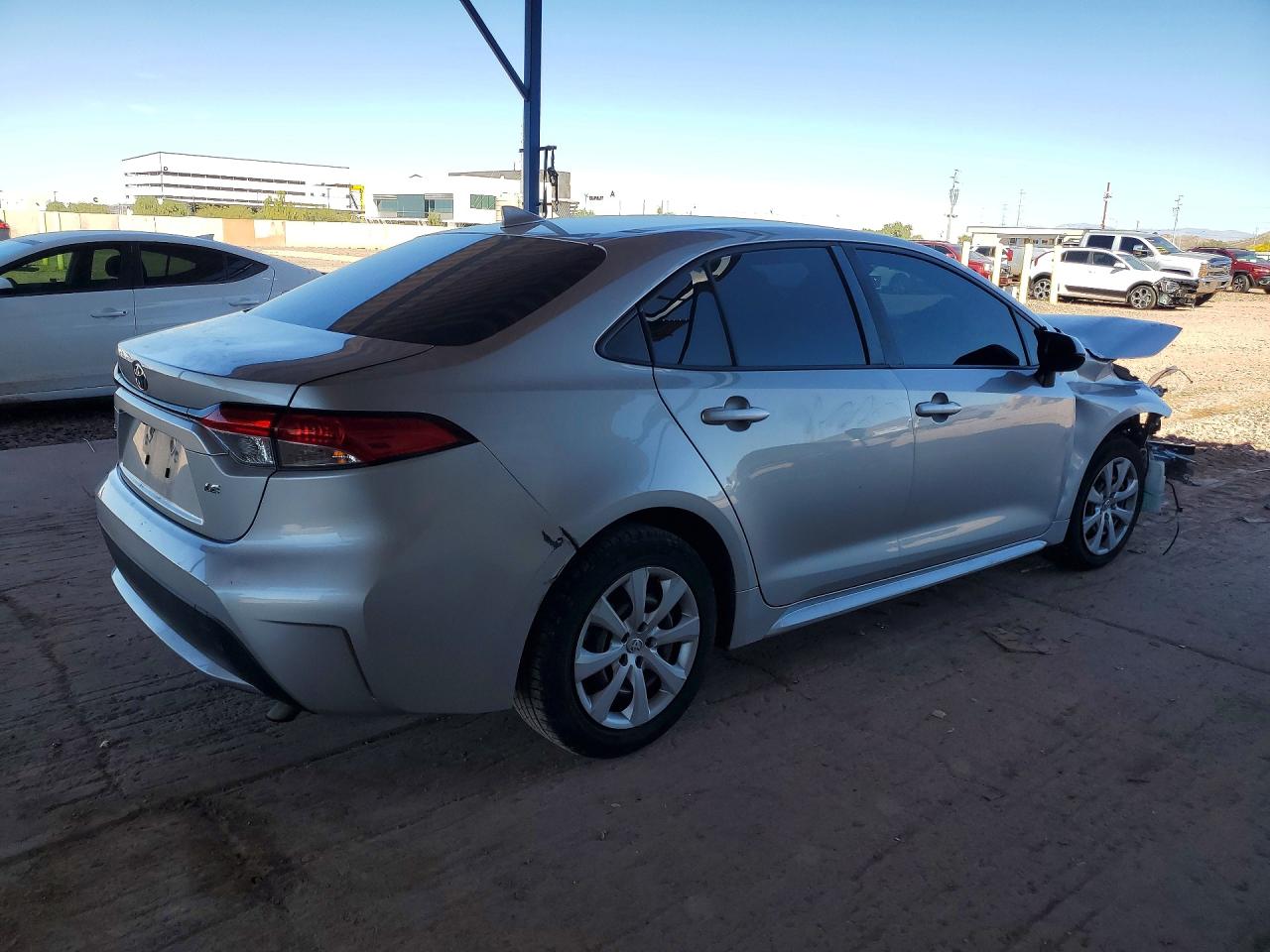 2021 TOYOTA COROLLA LE photo 3