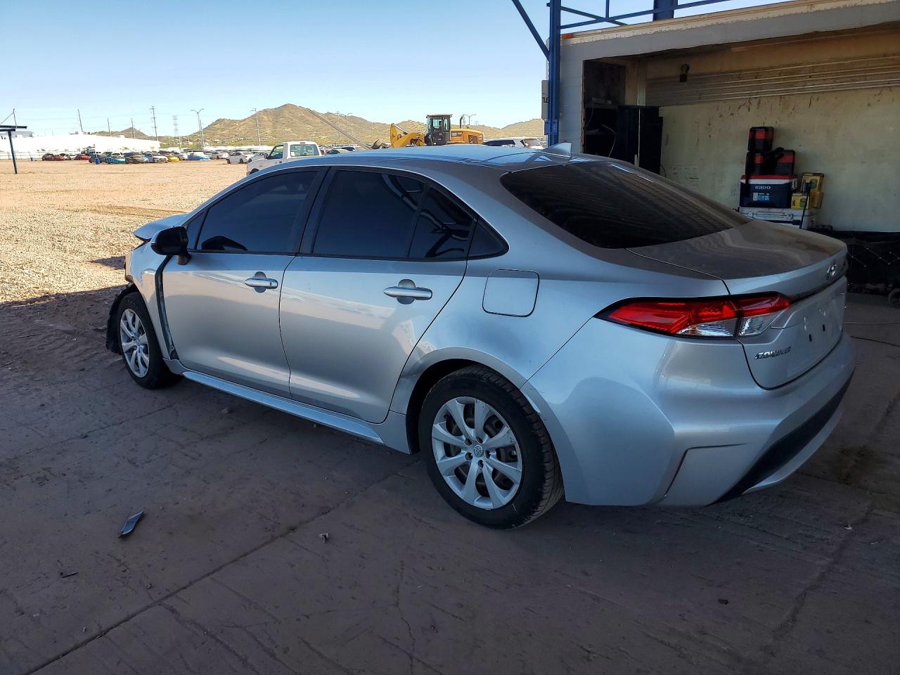 2021 TOYOTA COROLLA LE photo 2