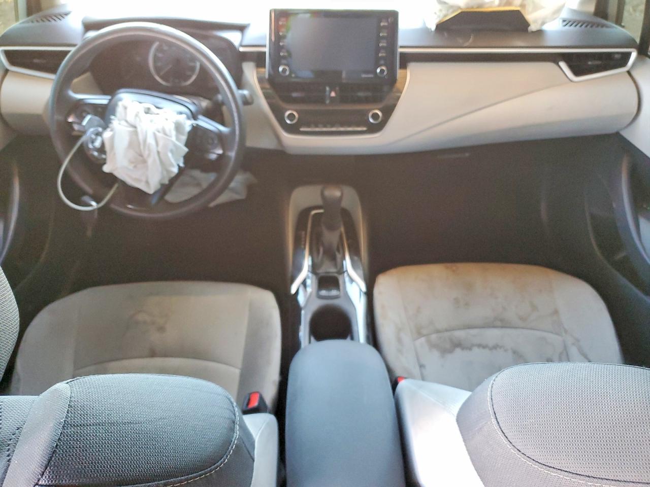 2021 TOYOTA COROLLA LE photo 8