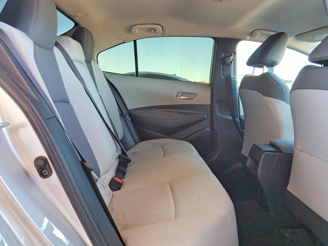 2021 TOYOTA COROLLA LE photo 10