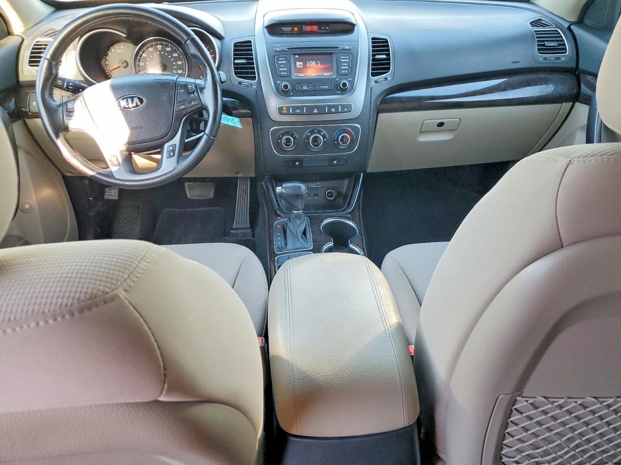 2014 KIA SORENTO LX photo 8