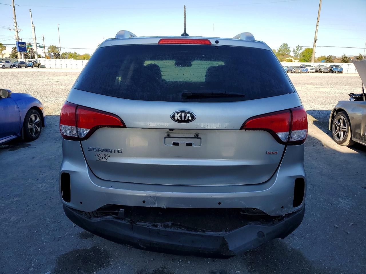 2014 KIA SORENTO LX photo 6