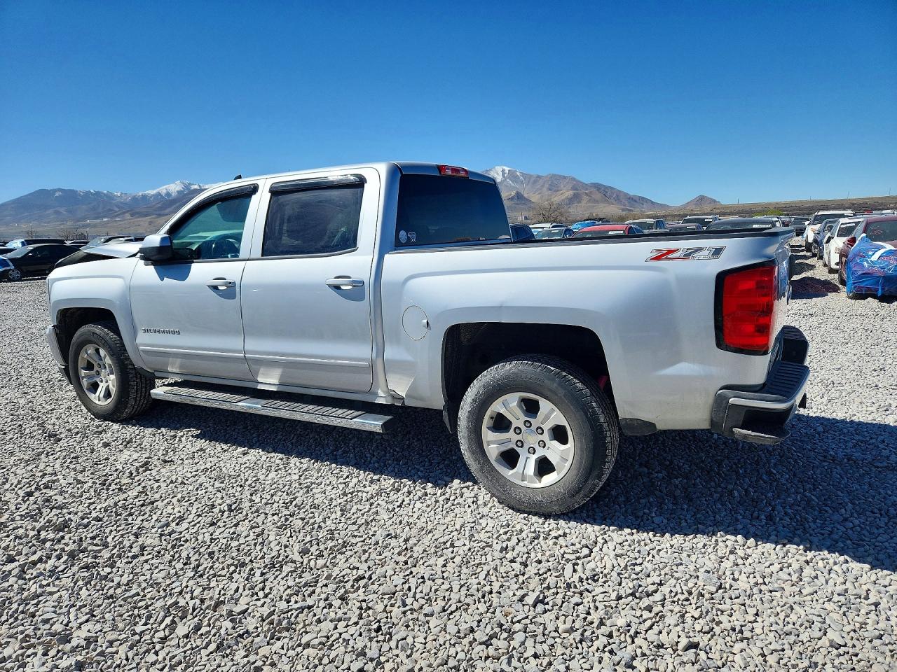 2017 CHEVROLET SILVERADO K1500 LT photo 3