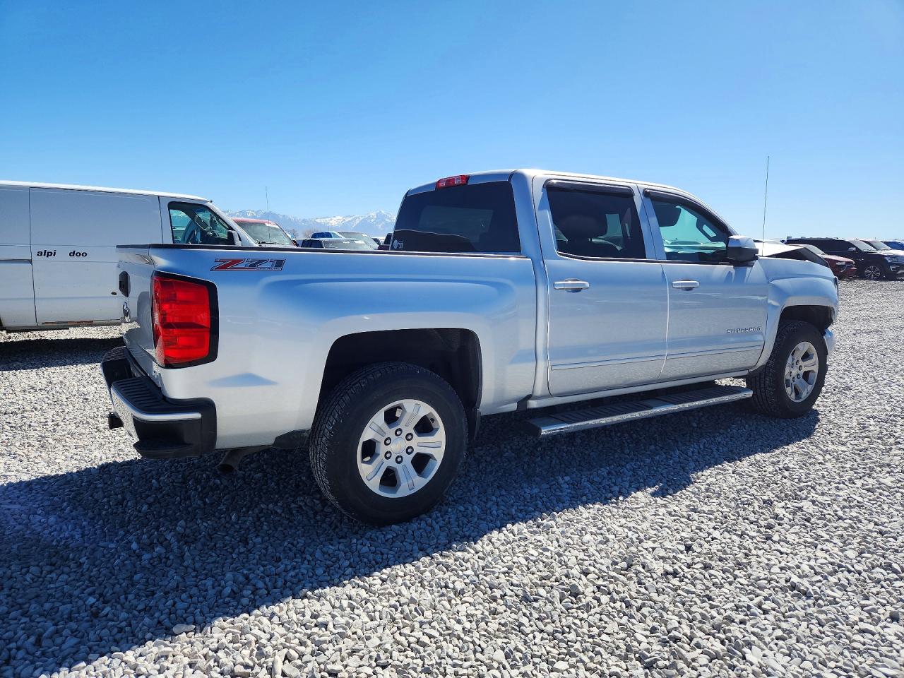 2017 CHEVROLET SILVERADO K1500 LT photo 5
