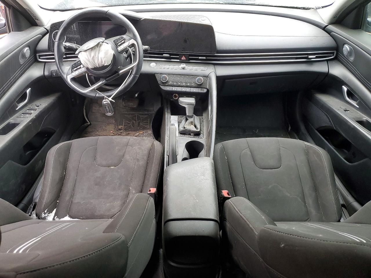 2023 HYUNDAI ELANTRA SEL photo 8