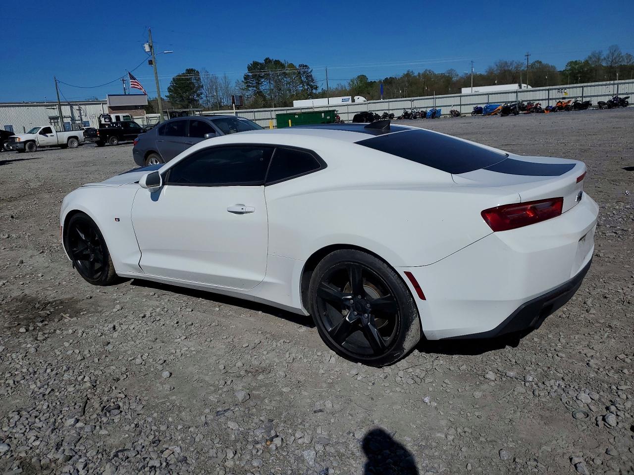 2017 CHEVROLET CAMARO LT photo 2