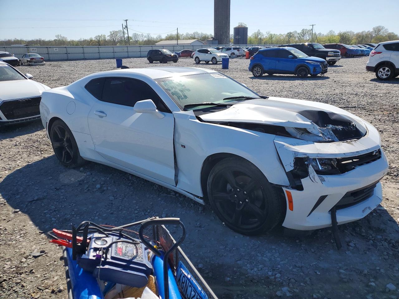 2017 CHEVROLET CAMARO LT photo 4