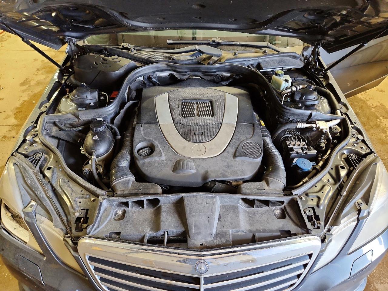 2011 MERCEDES-BENZ E 550 4MATIC photo 11