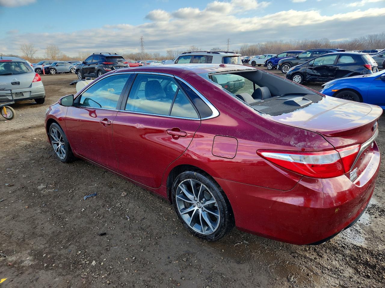 2016 TOYOTA CAMRY XSE V6 photo 2