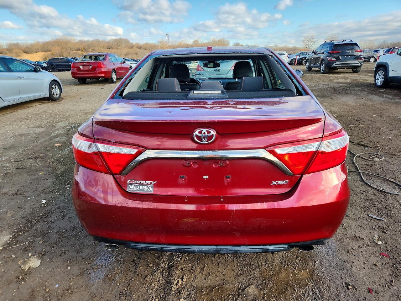 2016 TOYOTA CAMRY XSE V6 photo 6
