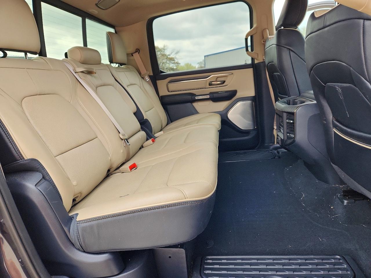 2019 RAM 1500 LIMITED photo 19