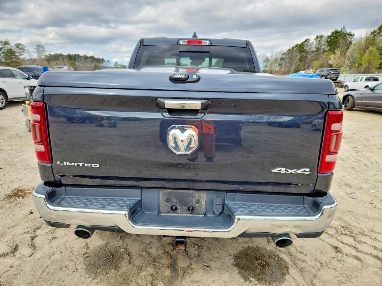 2019 RAM 1500 LIMITED photo 11