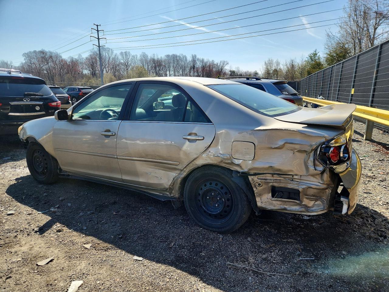 2005 TOYOTA CAMRY SE photo 4