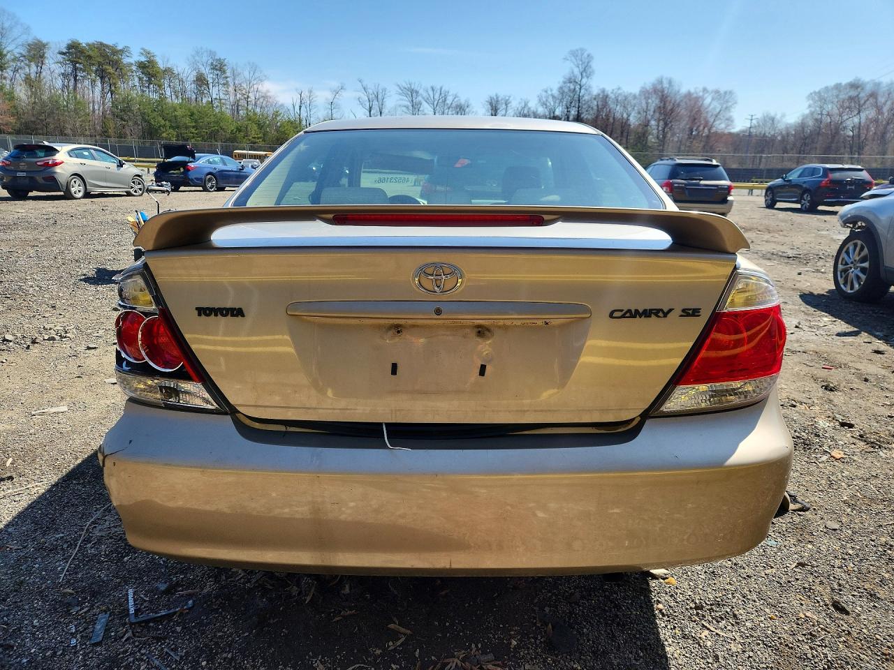 2005 TOYOTA CAMRY SE photo 16