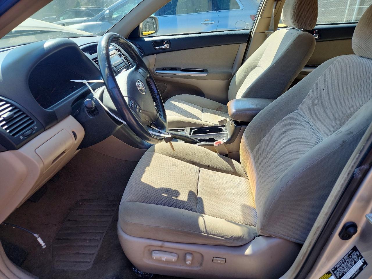 2005 TOYOTA CAMRY SE photo 19
