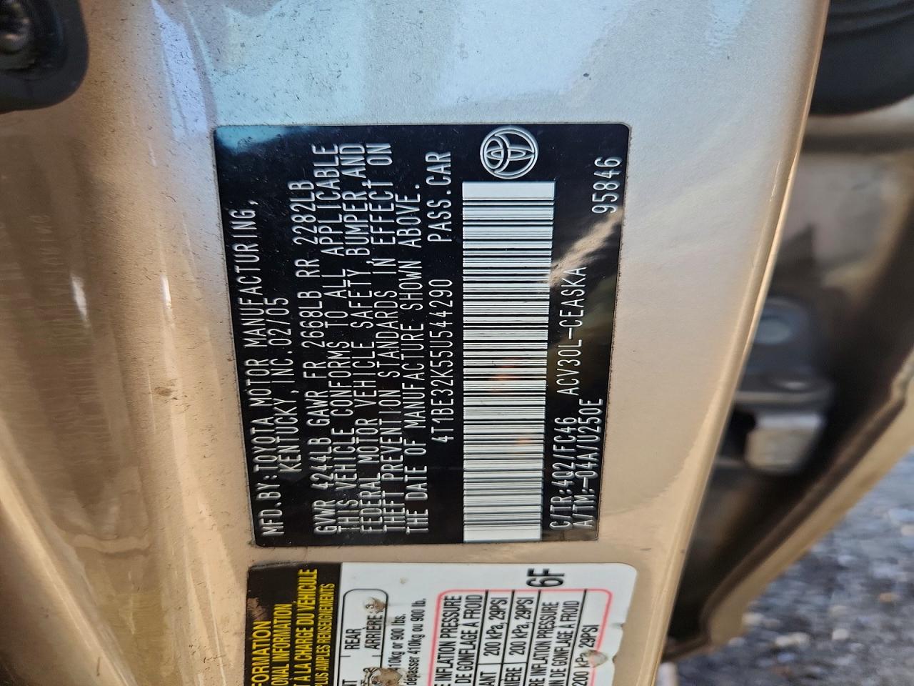2005 TOYOTA CAMRY SE photo 34
