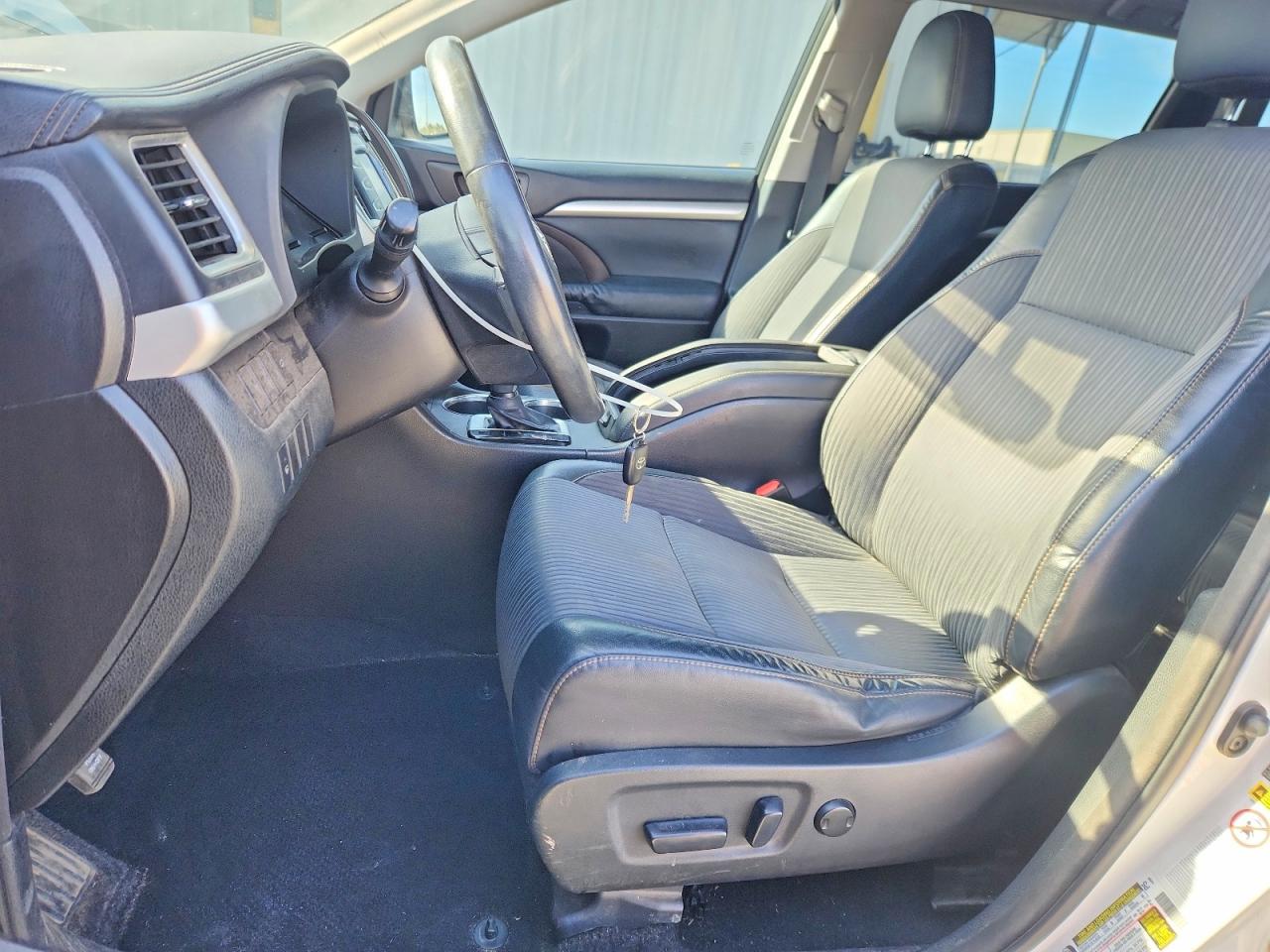 2014 TOYOTA HIGHLANDER LE PLUS photo 13