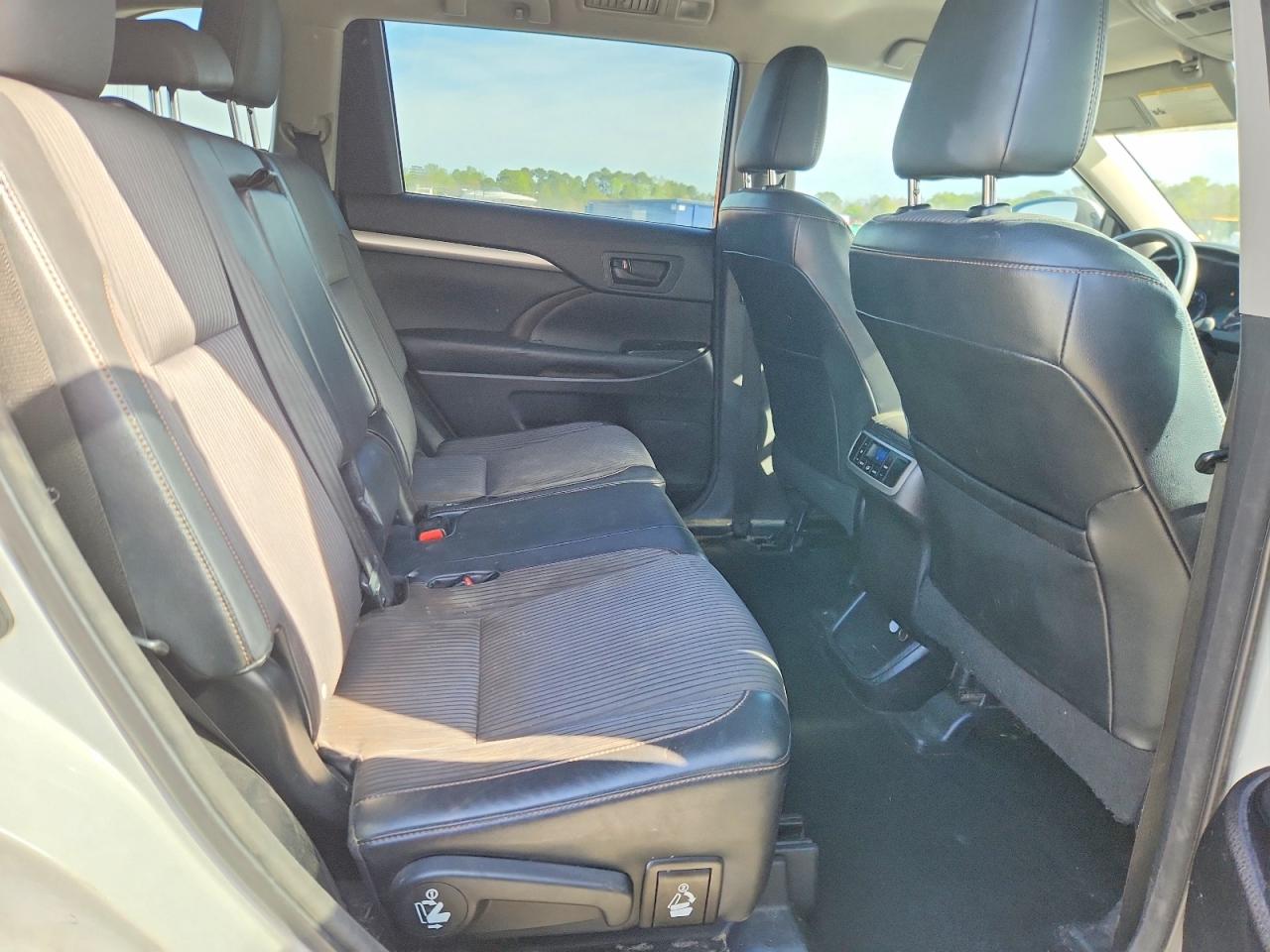 2014 TOYOTA HIGHLANDER LE PLUS photo 21