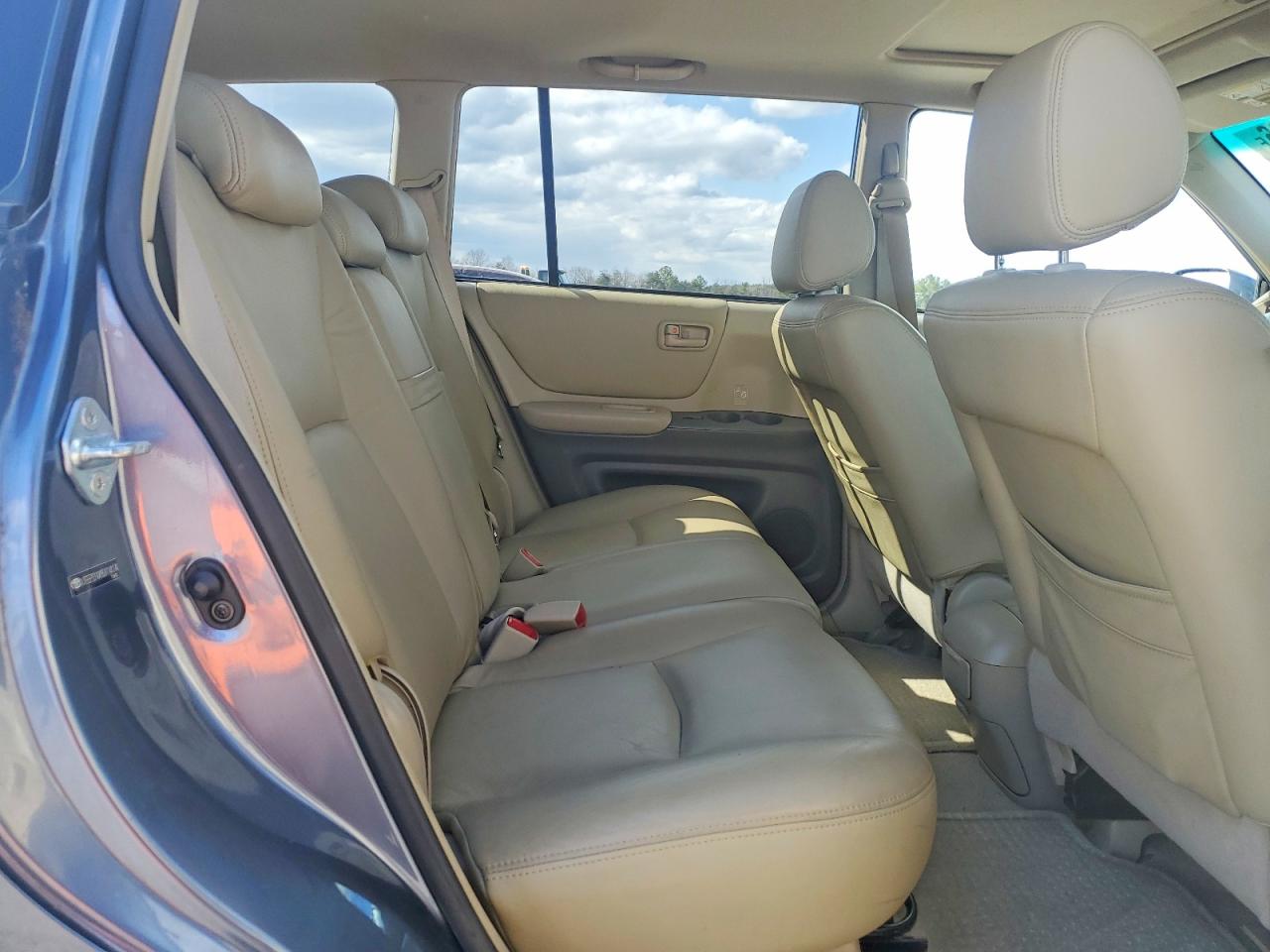 2005 TOYOTA HIGHLANDER BASE photo 21