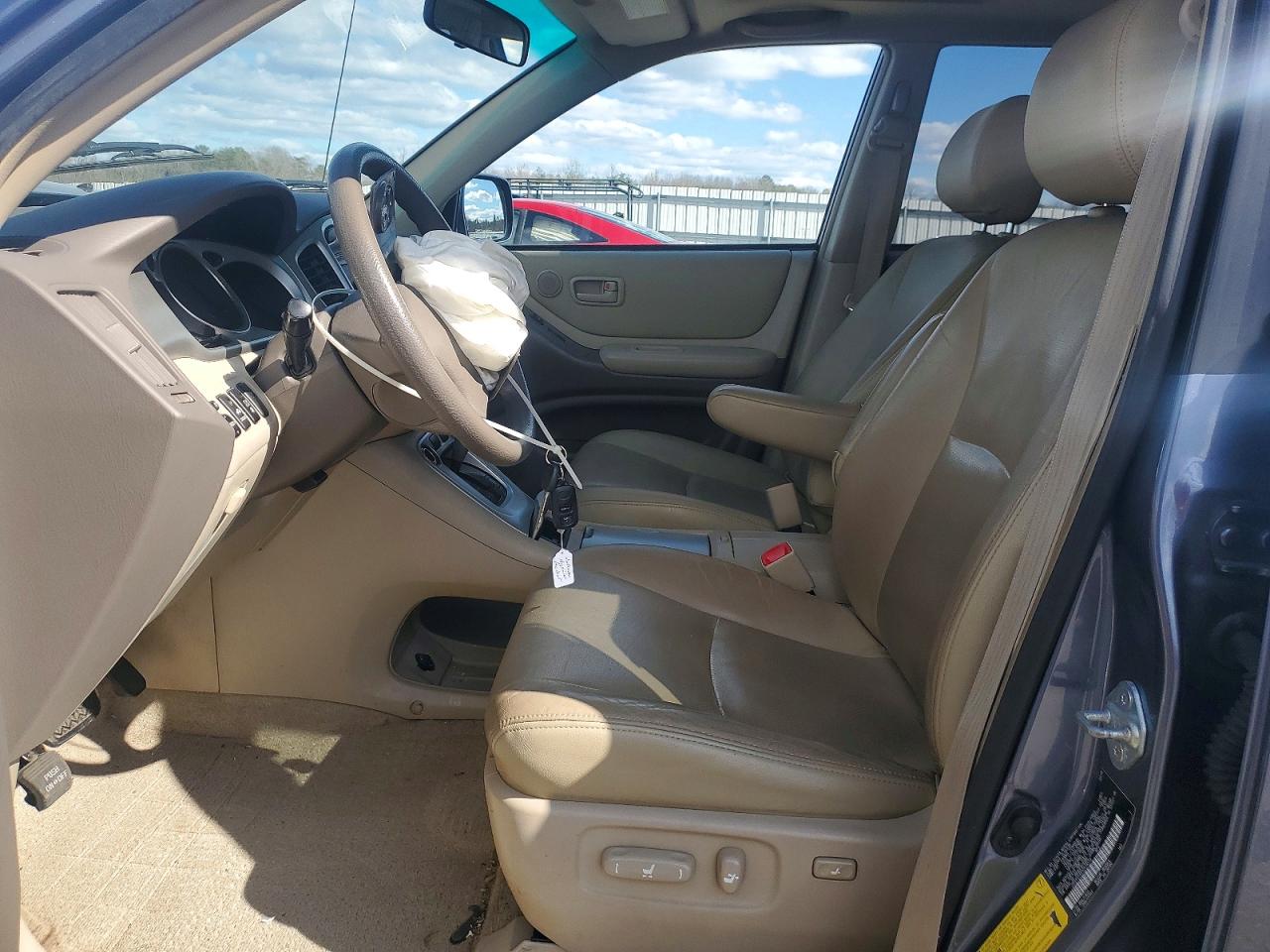 2005 TOYOTA HIGHLANDER BASE photo 13