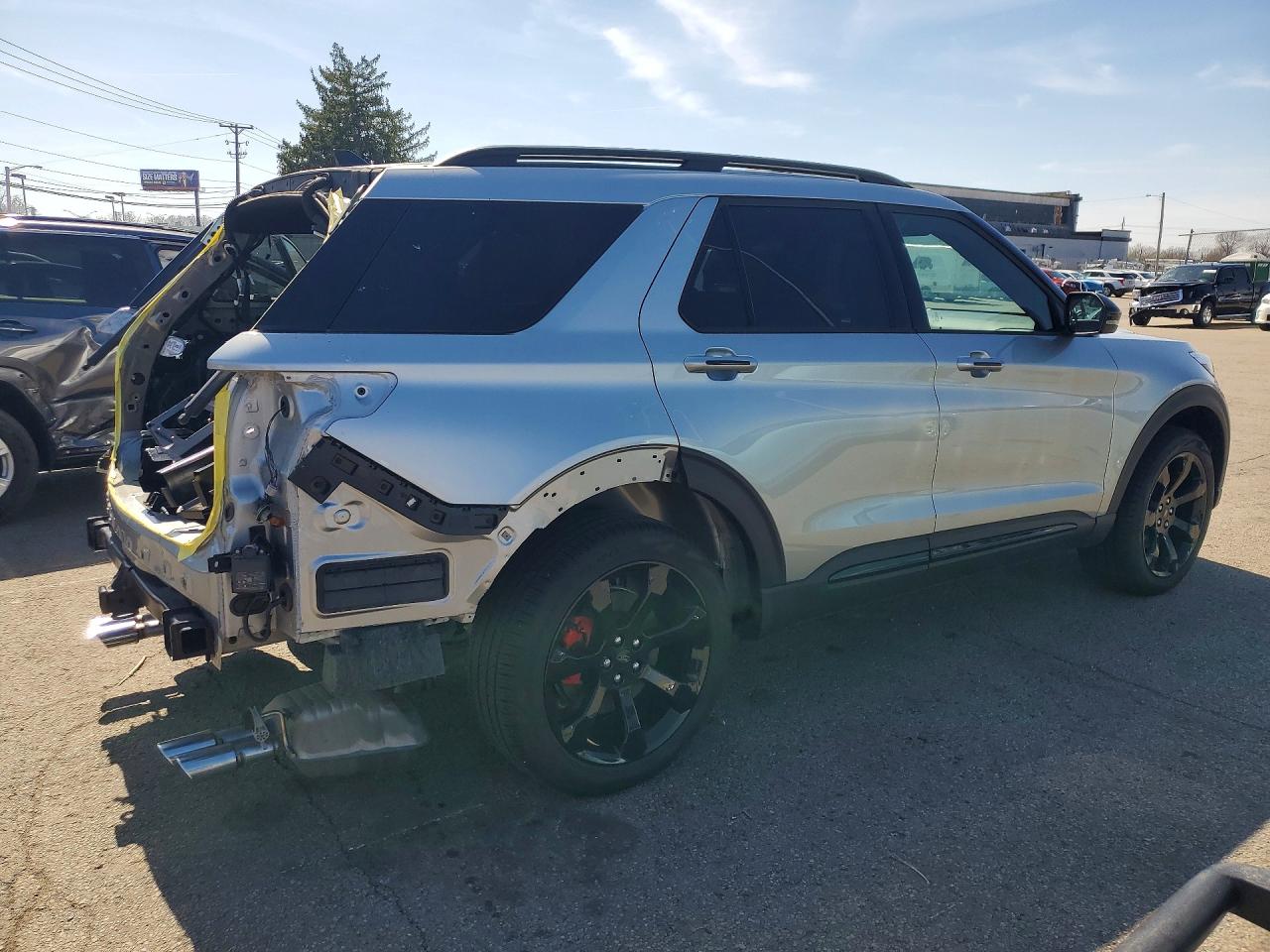 2024 FORD EXPLORER ST photo 5