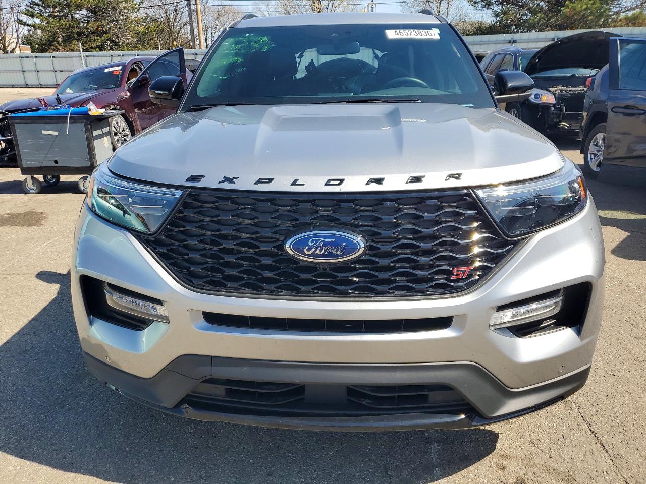 2024 FORD EXPLORER ST photo 9