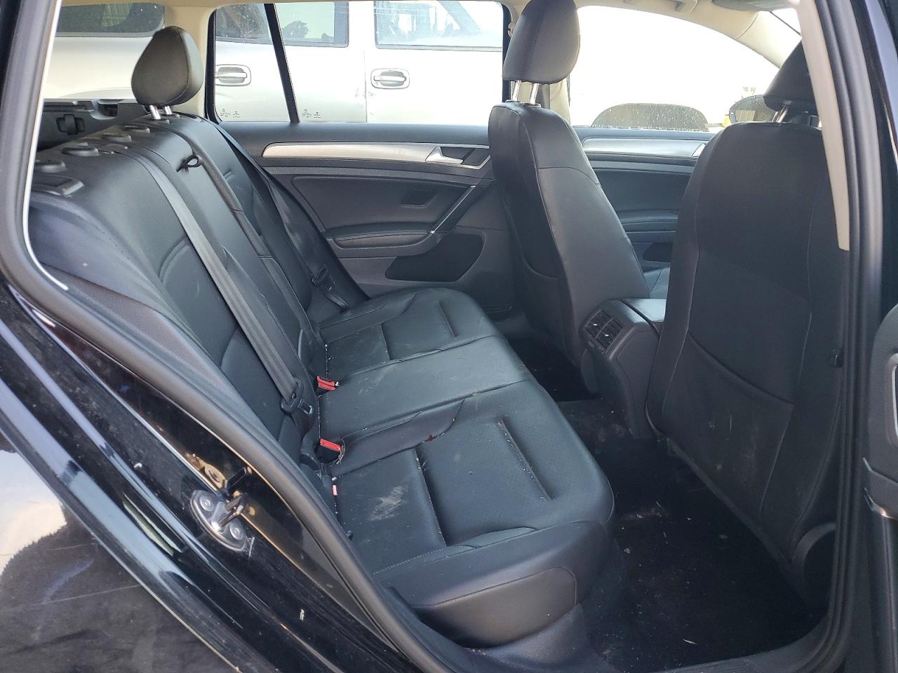 2015 VOLKSWAGEN GOLF SPORTWAGEN TDI S photo 19