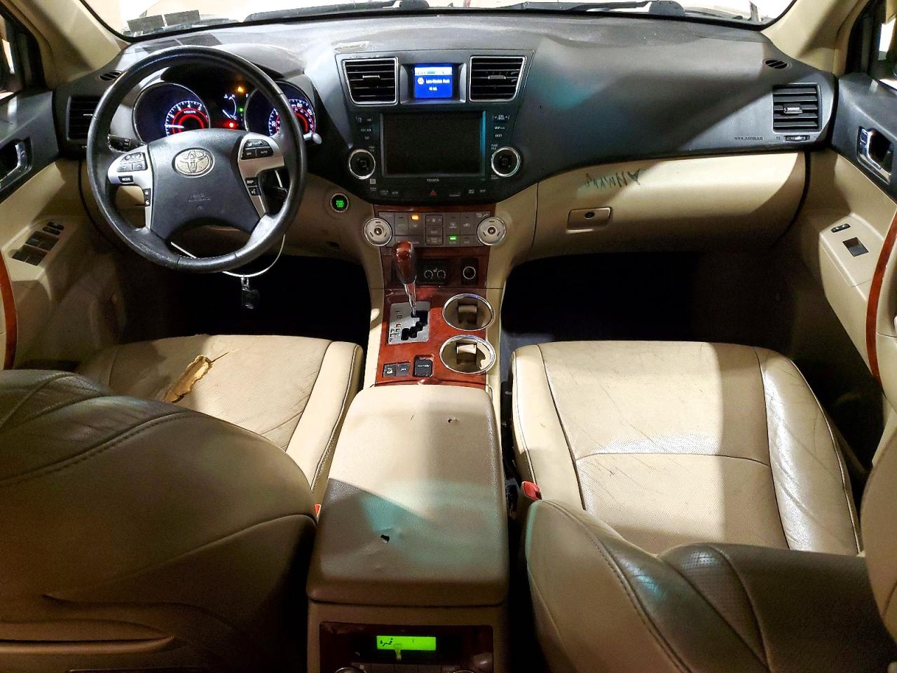 2011 TOYOTA HIGHLANDER photo 8