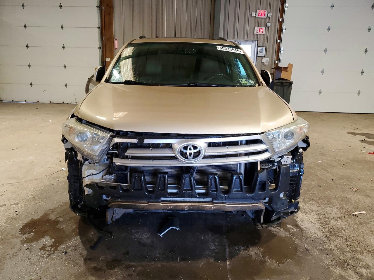 2011 TOYOTA HIGHLANDER photo 5