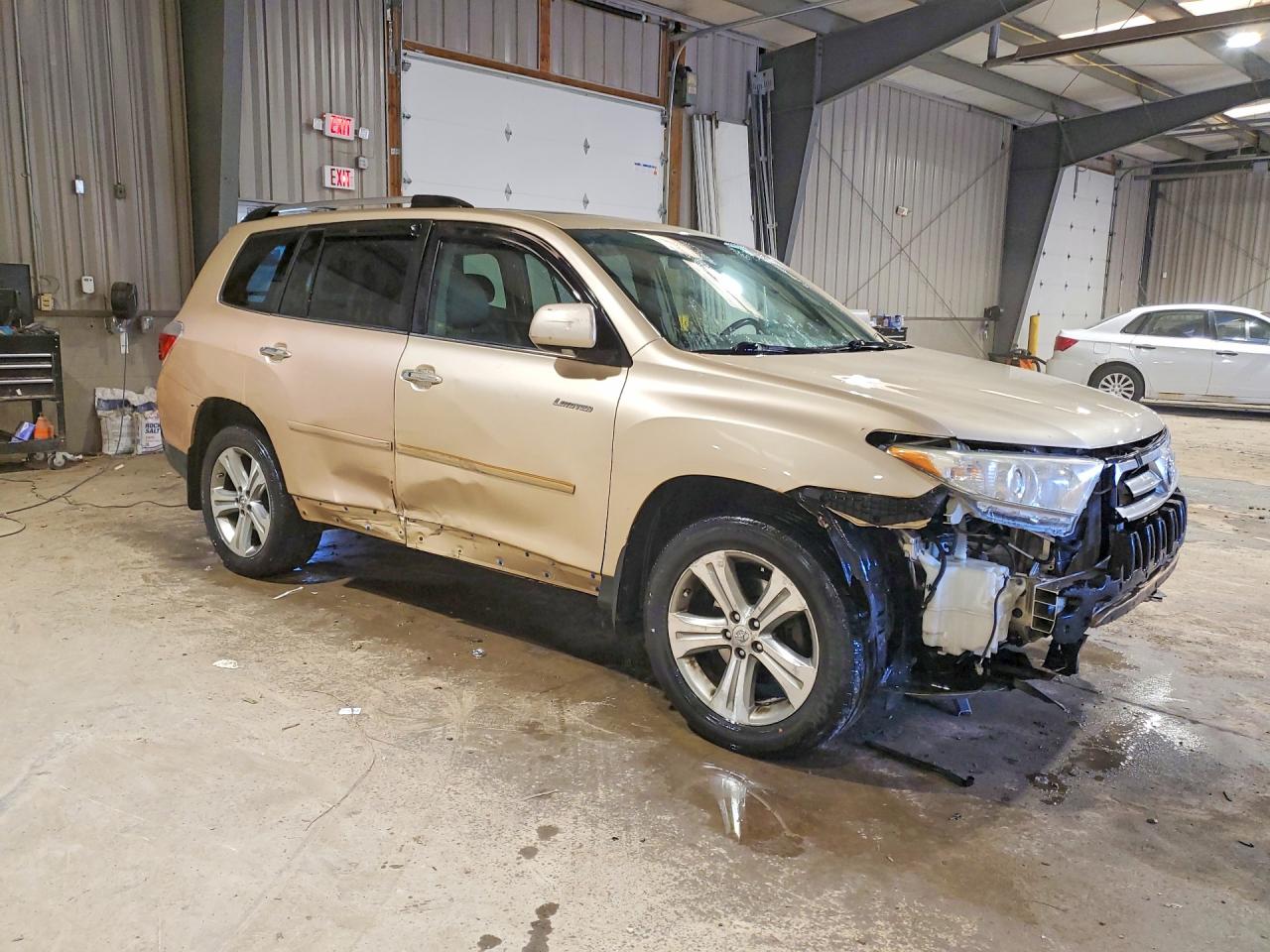 2011 TOYOTA HIGHLANDER photo 4