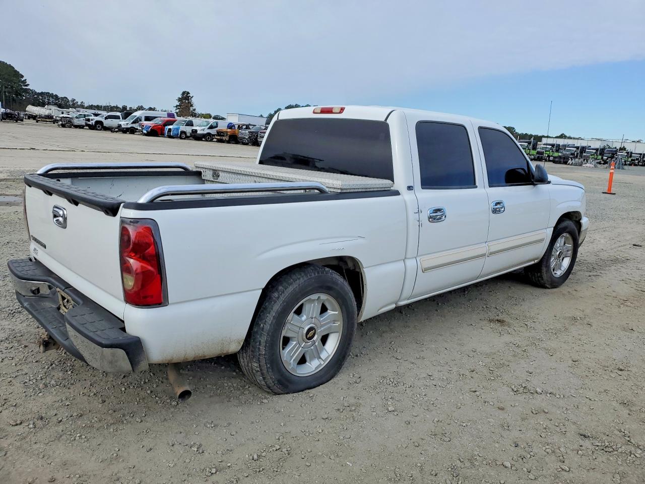 2006 CHEVROLET SILVERADO C1500 photo 7