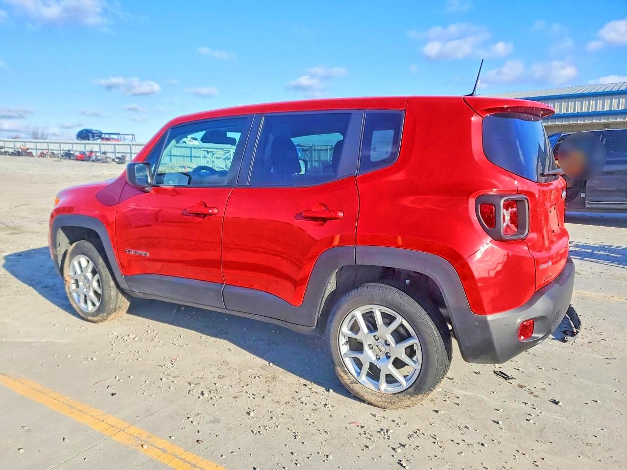 2023 JEEP RENEGADE LATITUDE photo 3
