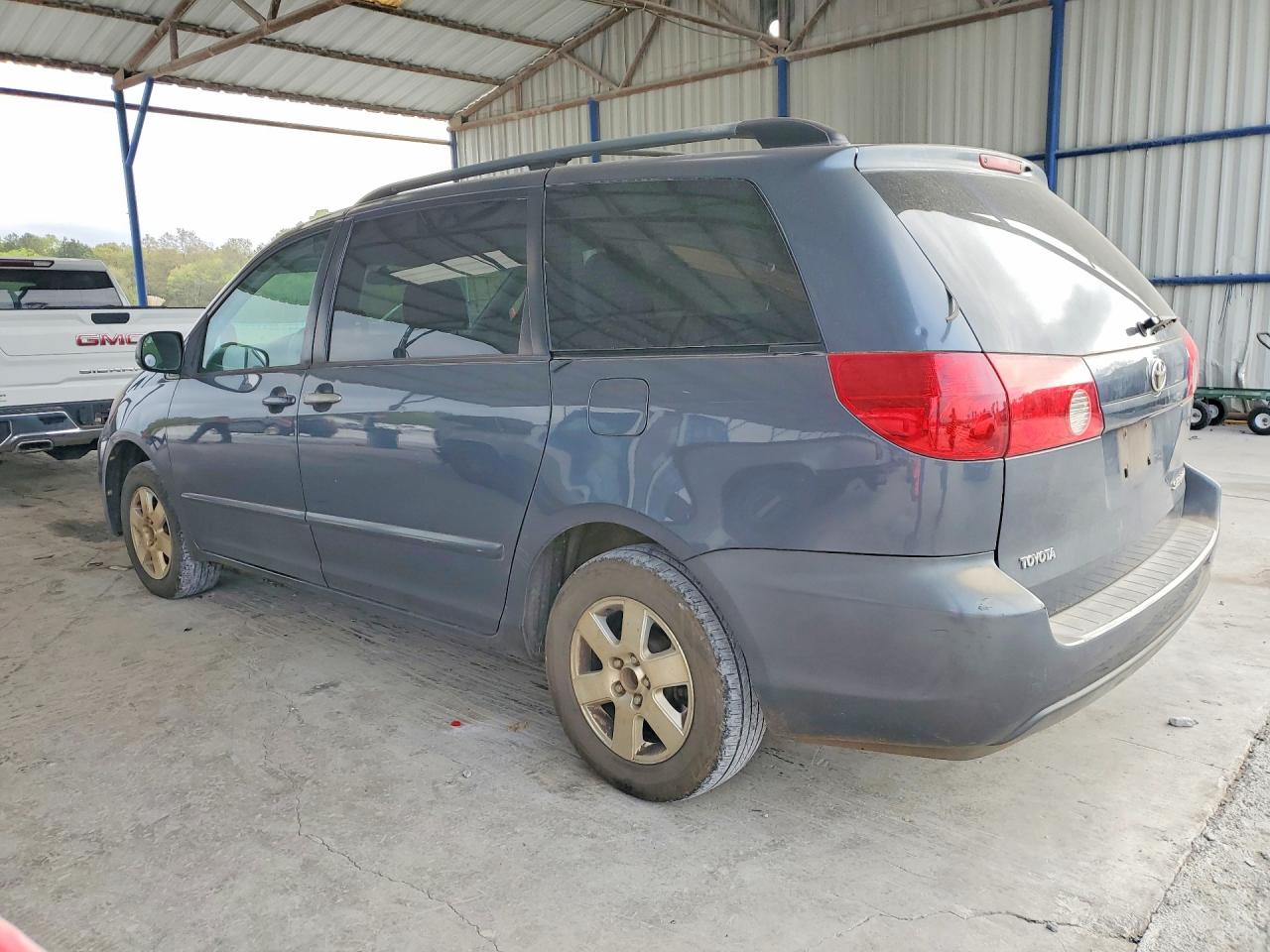 2006 TOYOTA SIENNA LE 7 PASSENGER photo 2