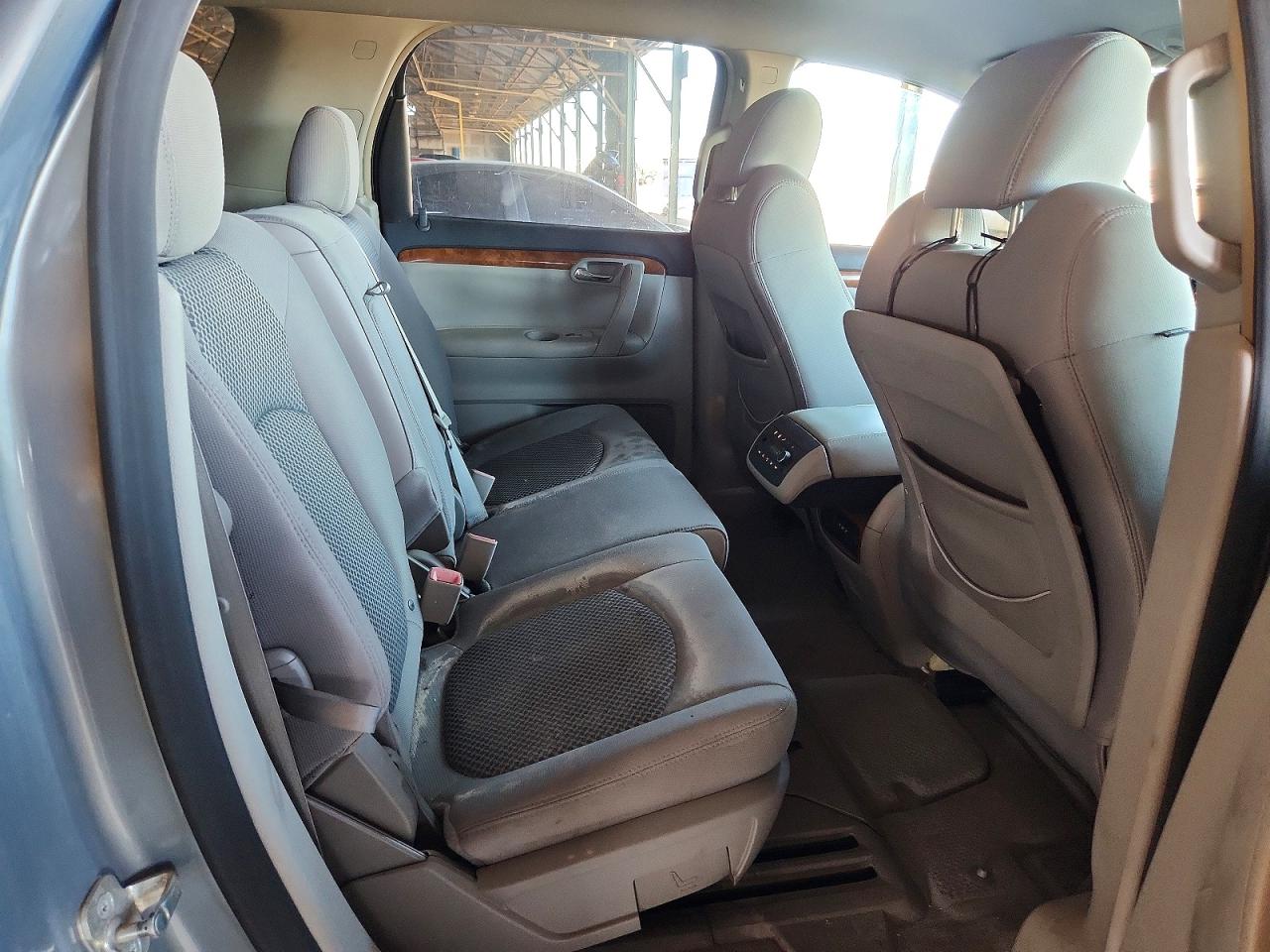 2008 SATURN OUTLOOK XR photo 31