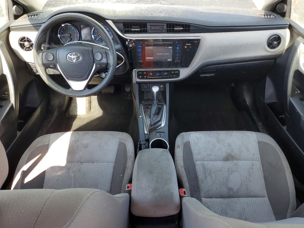 2017 TOYOTA COROLLA LE photo 8