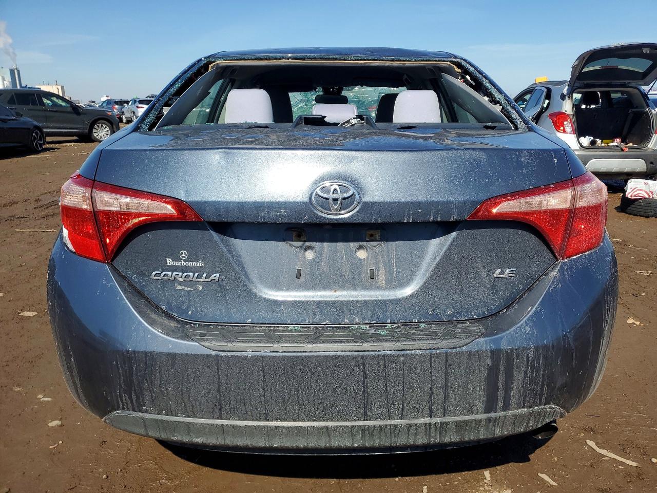 2017 TOYOTA COROLLA LE photo 6