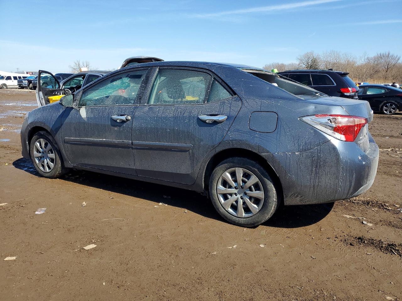 2017 TOYOTA COROLLA LE photo 2