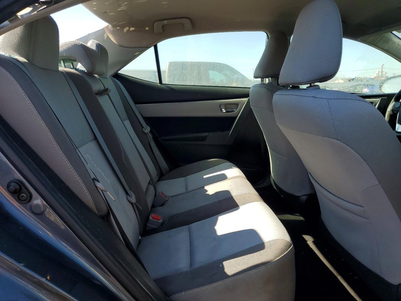 2017 TOYOTA COROLLA LE photo 10