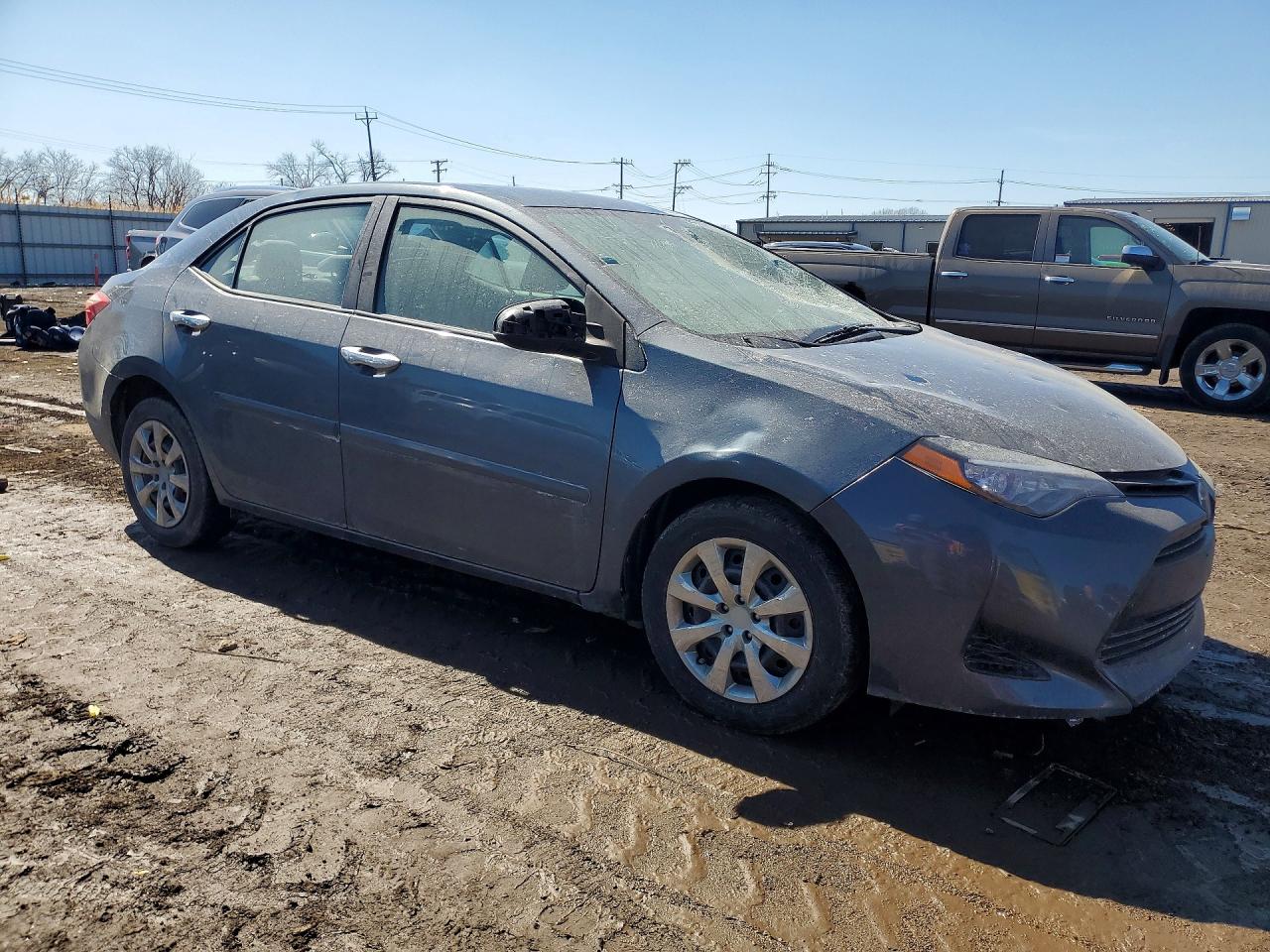 2017 TOYOTA COROLLA LE photo 4