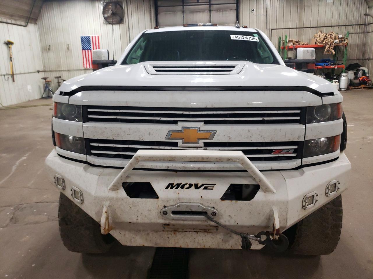 2017 CHEVROLET SILVERADO K3500 LTZ photo 9