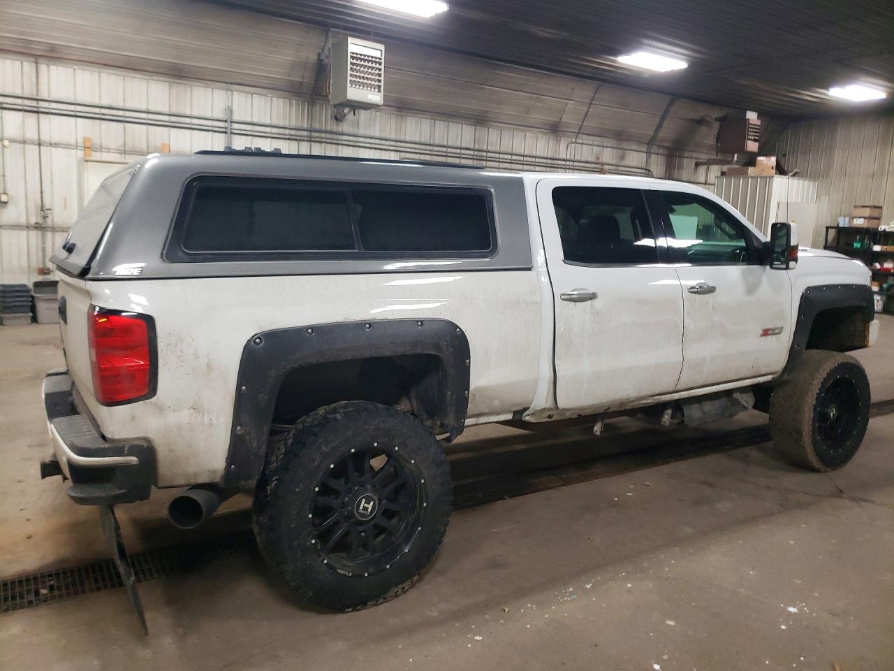 2017 CHEVROLET SILVERADO K3500 LTZ photo 5