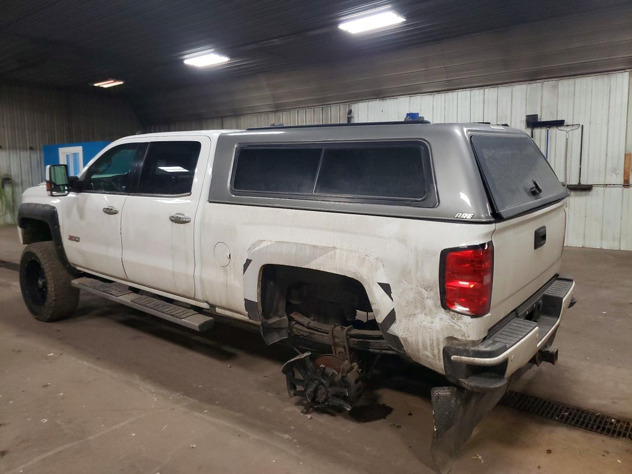 2017 CHEVROLET SILVERADO K3500 LTZ photo 3