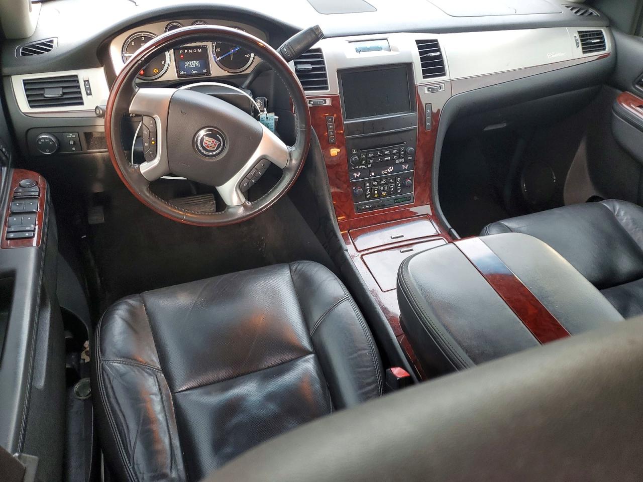 2011 CADILLAC ESCALADE LUXURY photo 22