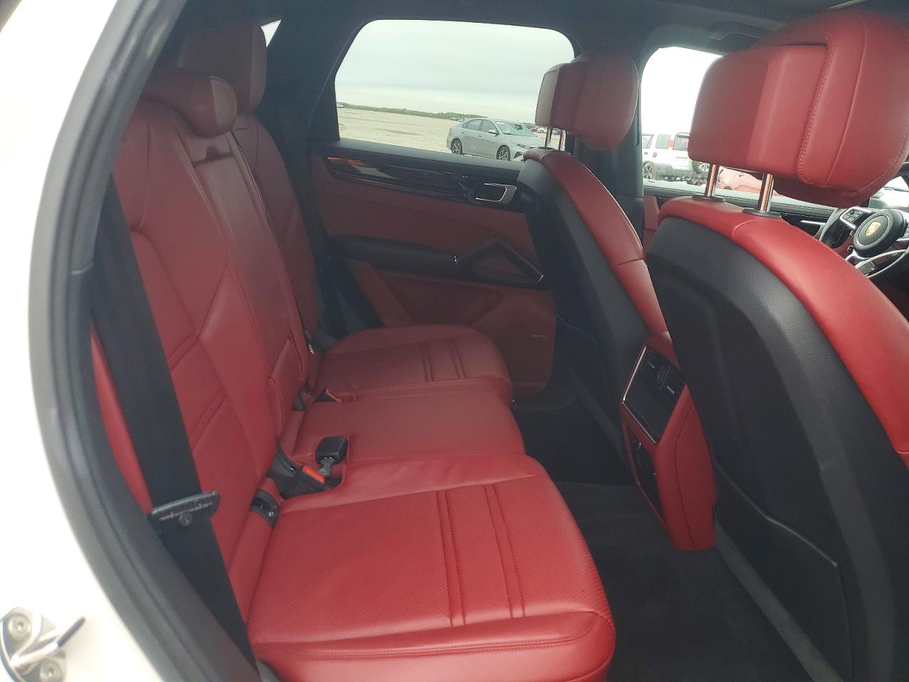2020 PORSCHE CAYENNE photo 21