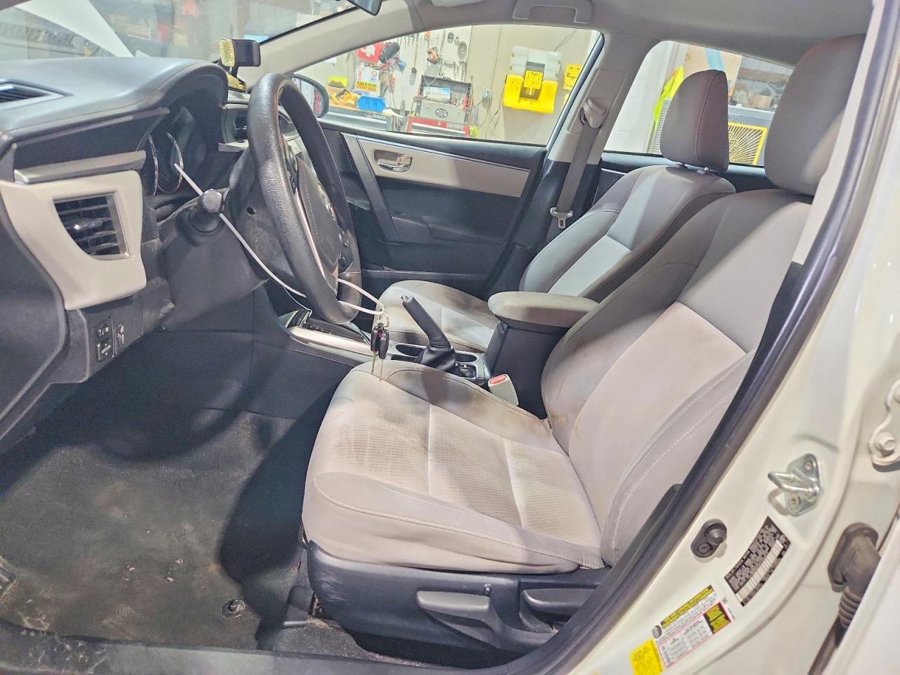 2015 TOYOTA COROLLA photo 7