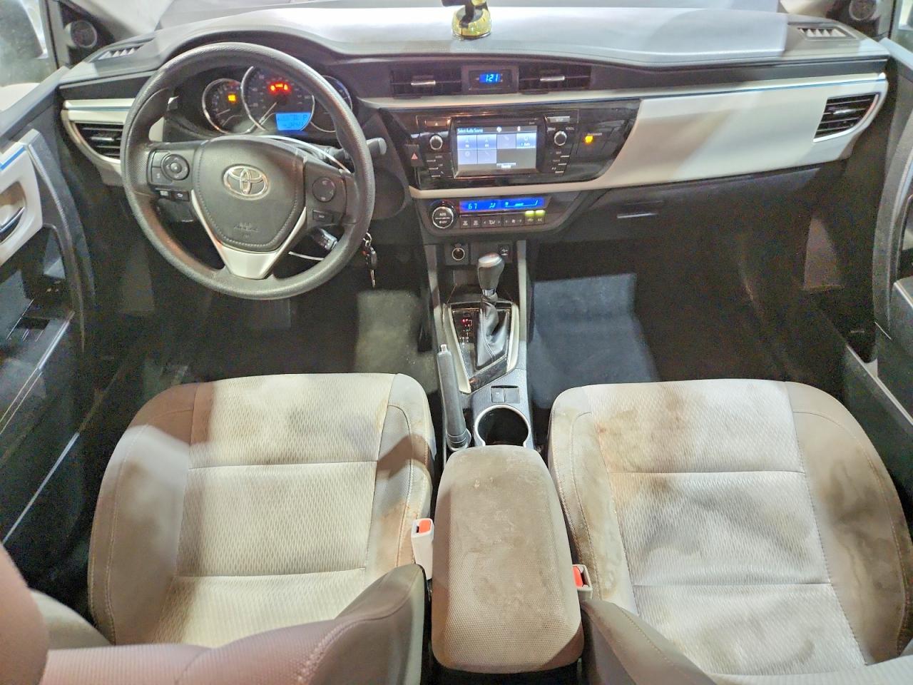 2015 TOYOTA COROLLA photo 8